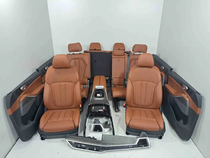 BMW X7 G07 (2018 - ) 8493391 Комплект салона — фото 1