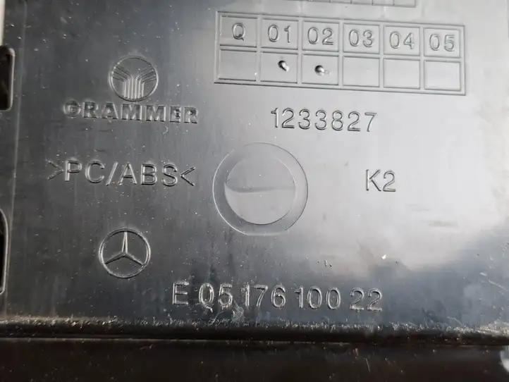 Mercedes-Benz CLA C117,X117,W117 (2013 - 2019) A1768100079 Передняя пепельница — фото 5