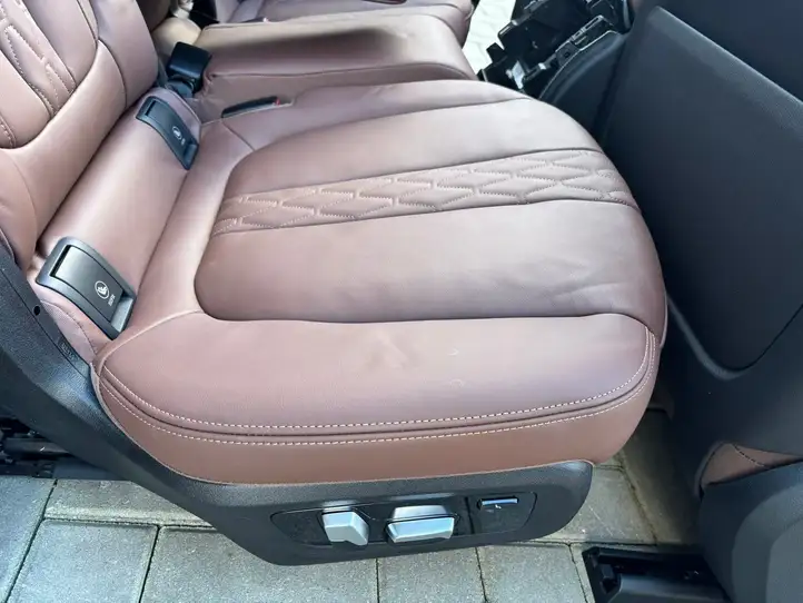 BMW X5 G05 (2018 - ) Комплект салона — фото 11