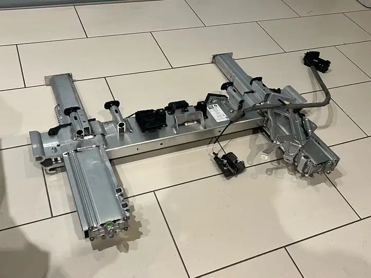 BMW 4 G22 G23 G24 G26 (2020 - ) 7490102 Система защиты от опрокидывания — фото 13