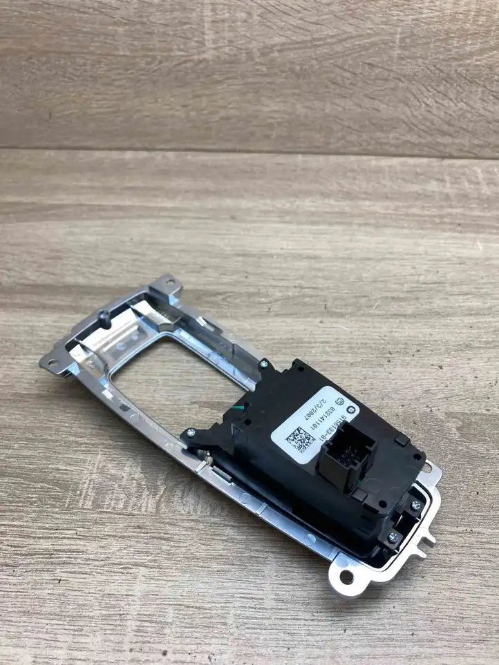 BMW X5 E70 (2006 - 2013) 9156133 Кнопка ручного тормоза — фото 2