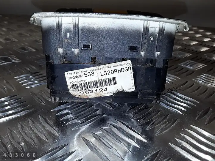 Land Rover Range Rover L322 (2002 - 2005) L320RHDGR Кнопка ручного тормоза — фото 2