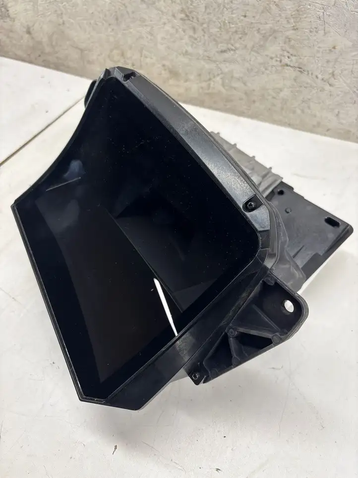 BMW 3 G20 G21 (2019 - )  5A589A601 Экран дисплея вверх