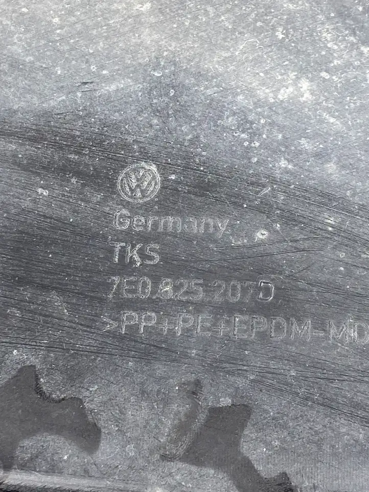 Volkswagen Transporter - Caravelle T5 (2009 - 2015) Защита днища задней части — фото 2
