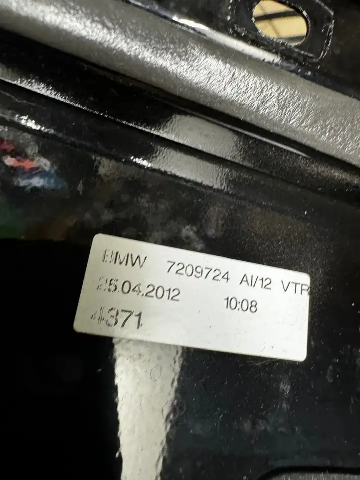BMW 5 F10 F11 (2009 - 2016) 7209715 Накладка стекла задней двери — фото 4