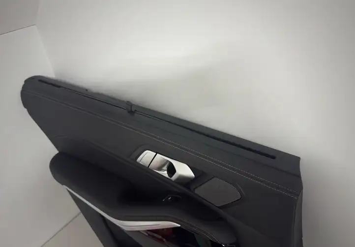 BMW X5 G05 (2018 - ) 86270A00146 Солнцезащитная шторка багажника — фото 3