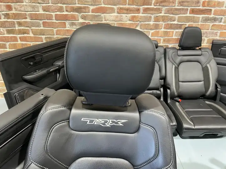Dodge Ram (2018 - ) Комплект салона — фото 18