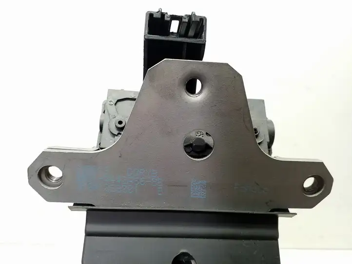 Ford Focus (2011 - 2015) BM51R442A66BB Замок крышки багажника — фото 4