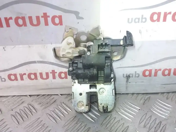 Audi Q3 8U (2011 - 2014) 8K9827505A Замок крышки багажника — фото 1