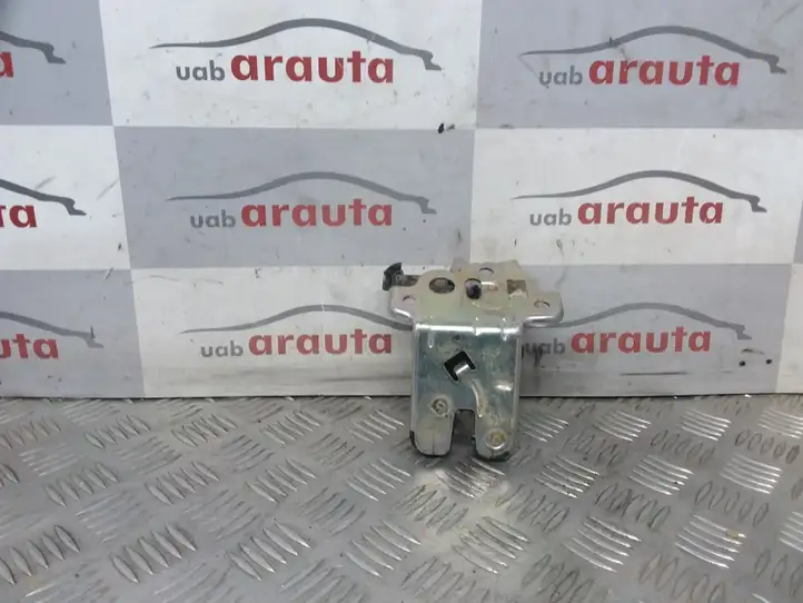 Audi Q3 8U (2011 - 2014) 8K9827505A Замок крышки багажника — фото 2