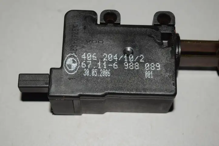 BMW 5 E60 E61 (2004 - 2010) 6988089 Замок крышки топливного бака — фото 4
