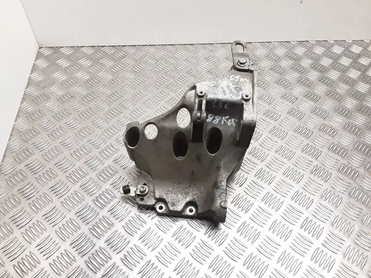 Opel Astra H (2004 - 2009) 55187918 Кронштейн топливного насоса — фото 1