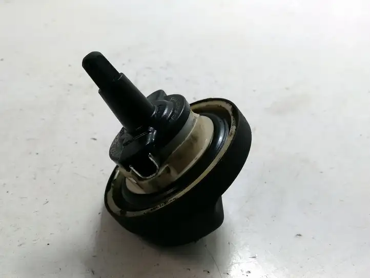 BMW 1 F20 F21 (2011 - 2019) 722239204 Крышка топливного бака — фото 3