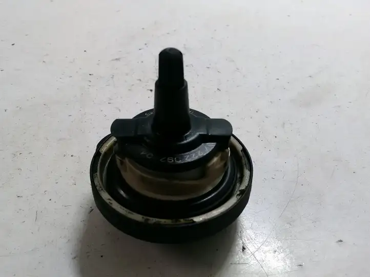 BMW 1 F20 F21 (2011 - 2019) 722239204 Крышка топливного бака — фото 4