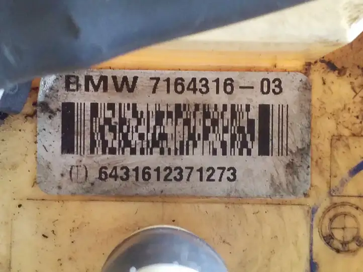BMW X5 E70 (2006 - 2013) 7164316 Датчик уровня топлива — фото 2