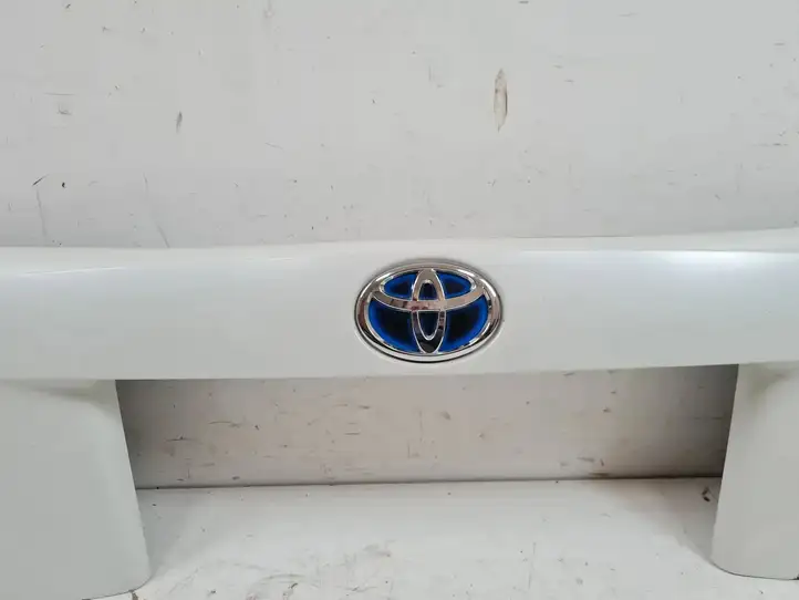 Toyota Prius (XW50) (2015 - ) Подсветка номера — фото 10