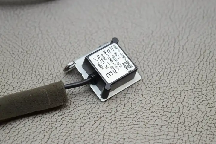 Nissan Juke I F15 (2010 - 2018) 25975BV90B GPS антенна — фото 2