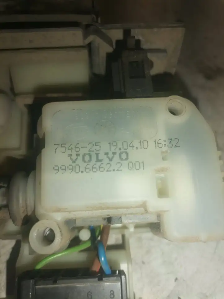 Volvo V70 (2000 - 2004) 999066622 Замок крышки багажника — фото 3
