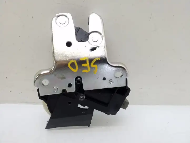 Audi A6 (2004 - 2008)  4F5827505D Замок задней крышки