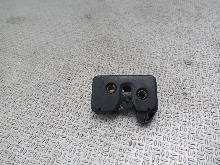 Seat Cordoba (6K) (1999 - 2002) Замок крышки багажника — фото 3