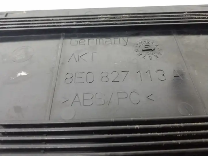 Audi A4 S4 B7 8E 8H (2004 - 2009) 8E0827113A Рамка номерного знака — фото 3