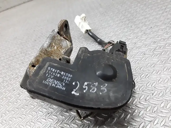 Toyota Corolla E120 E130 (2000 - 2004) 1015283000 Замок крышки багажника — фото 2