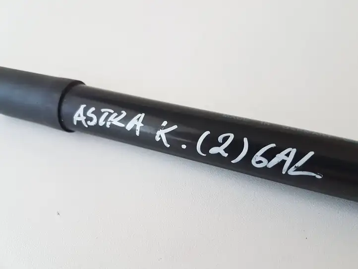 Opel Astra K (2015 - 2020) 39023116 Амортизатор крышки багажника — фото 2