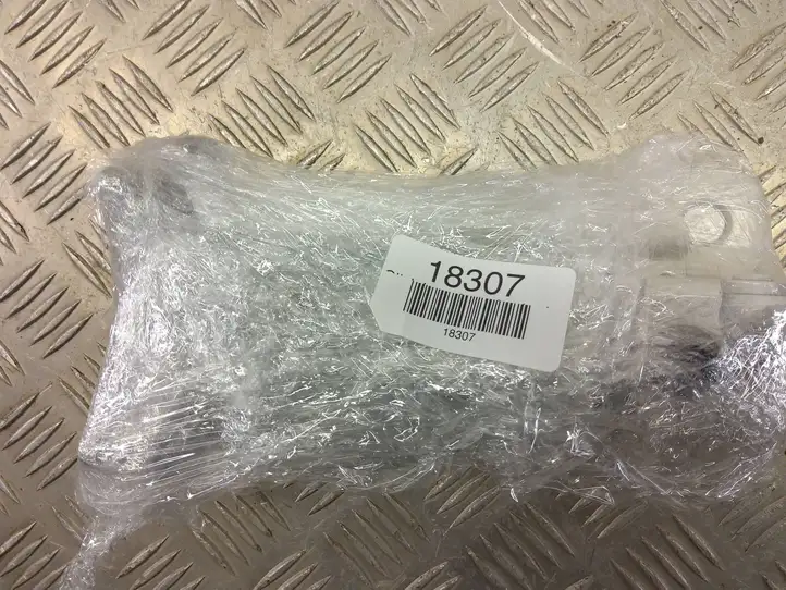 BMW X1 F48 F49 (2015 - 2022) 7350831 Петли крышки багажника — фото 4