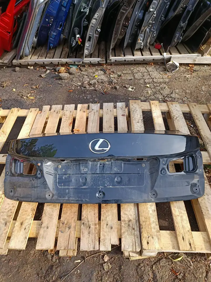 Lexus IS 220D-250-350 (2005 - 2010) JTHBB262402011089 Крышка багажника — фото 1