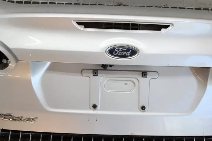 Ford Focus (2019 - ) Крышка багажника — фото 5