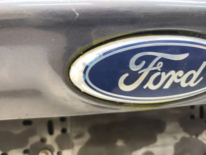 Ford Kuga I (2008 - 2012) Крышка багажника — фото 6