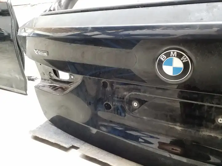 BMW 5 G30 G31 (2016 - ) Крышка багажника — фото 3