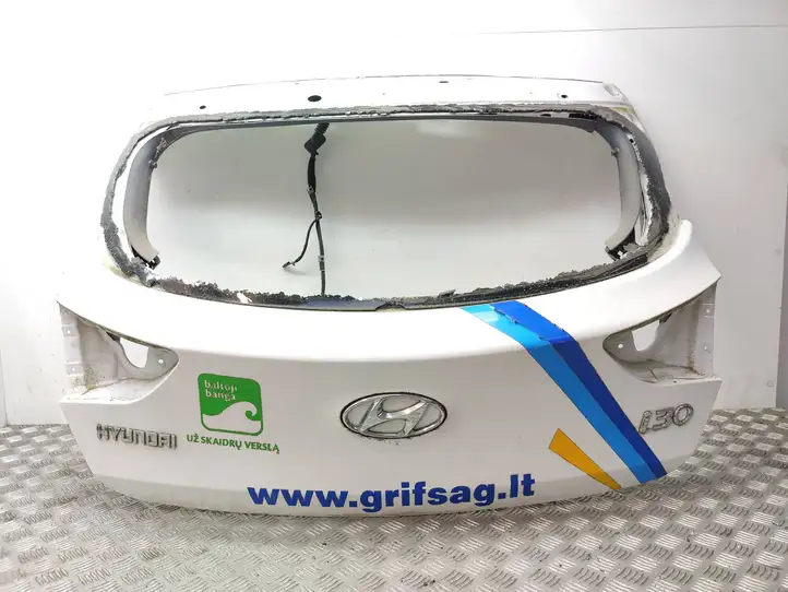 Hyundai i30 (2015 - 2017) Крышка багажника — фото 1