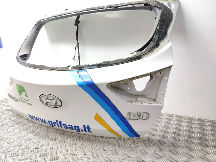 Hyundai i30 (2015 - 2017) Крышка багажника — фото 5