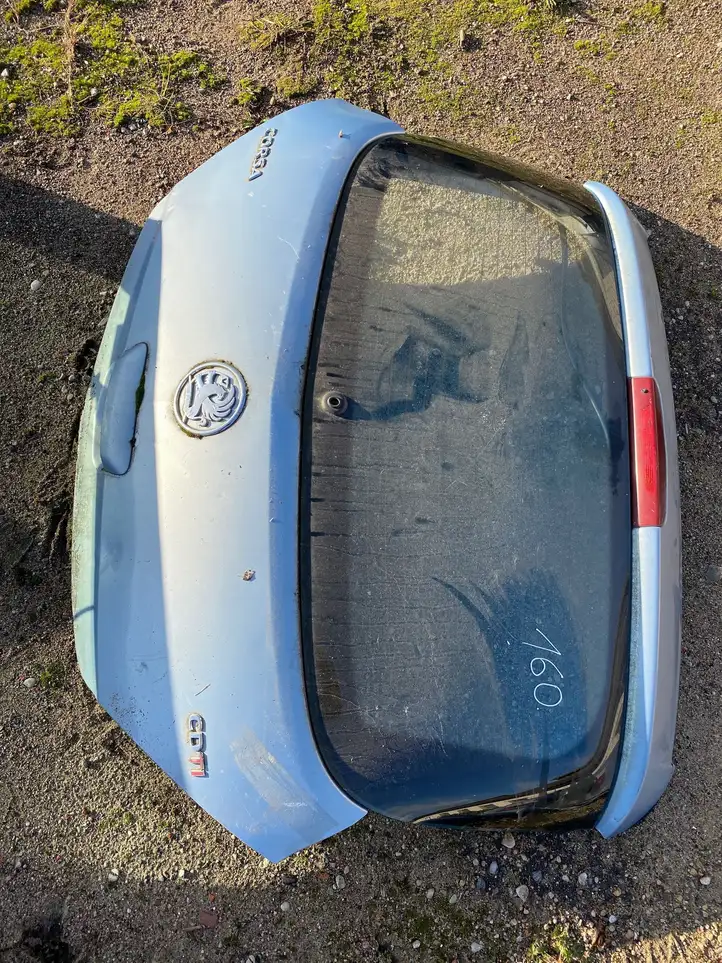 Opel Corsa C (2003 - 2006) Крышка багажника — фото 1
