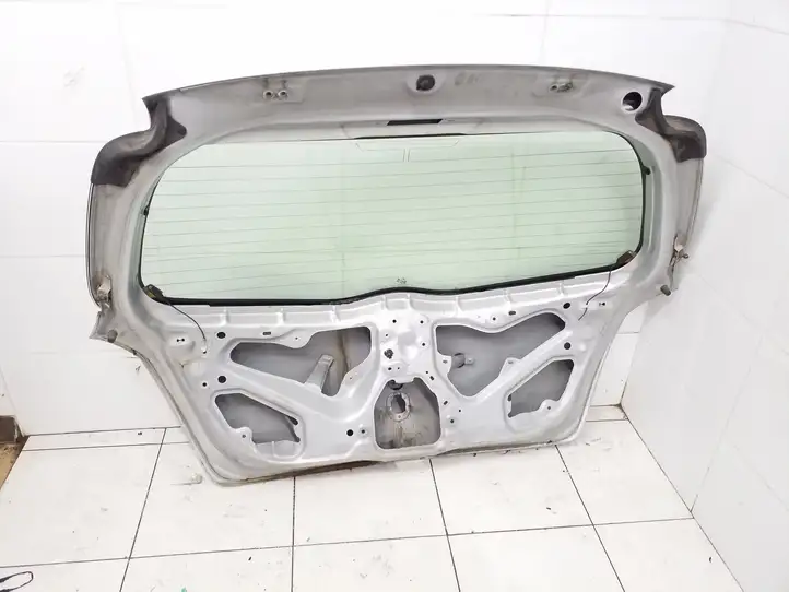 Toyota Yaris (2005 - 2009) Крышка багажника — фото 4