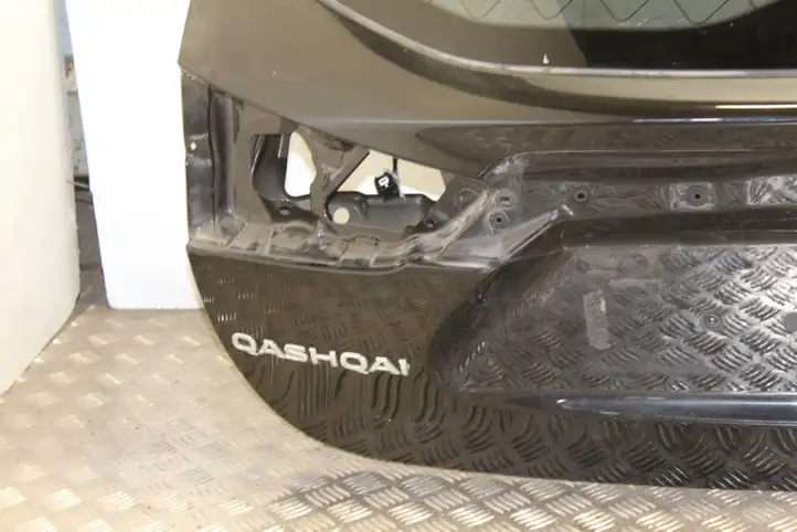 Nissan Qashqai (2017 - 2020) Крышка багажника — фото 3