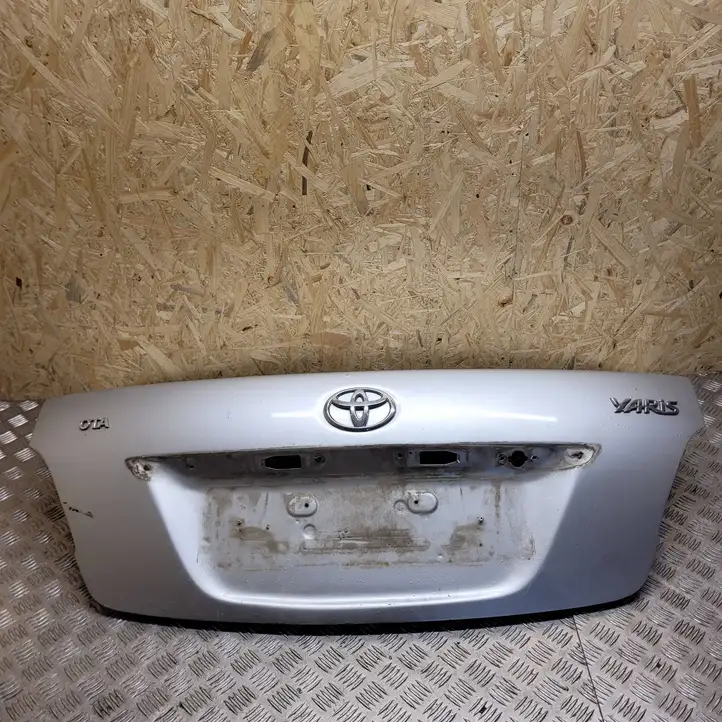 Toyota Yaris (2005 - 2009) Крышка багажника — фото 1