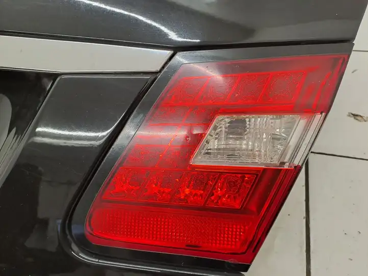 Mercedes-Benz E W212 (2009 - 2016) Крышка багажника — фото 38