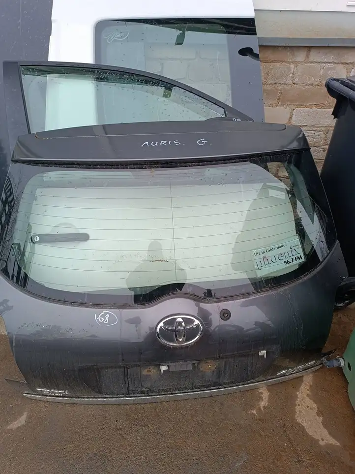 Toyota Auris 150 (2006 - 2012) Крышка багажника — фото 1