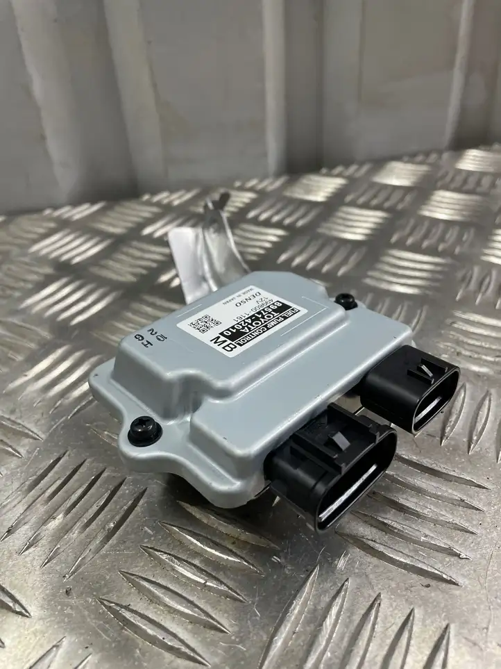 Lexus NX (2021 - ) 89571-42010 Реле измерителя уровня горючего — фото 3
