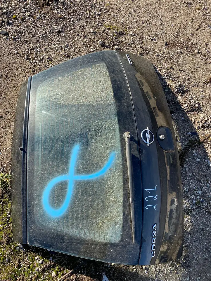 Opel Corsa D (2006 - 2010) Крышка багажника — фото 1
