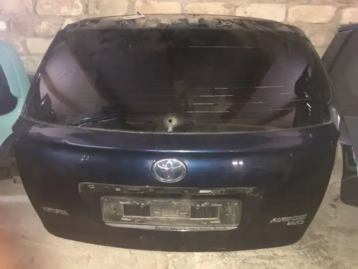 Toyota Avensis T250 (2003 - 2006) Крышка багажника — фото 1