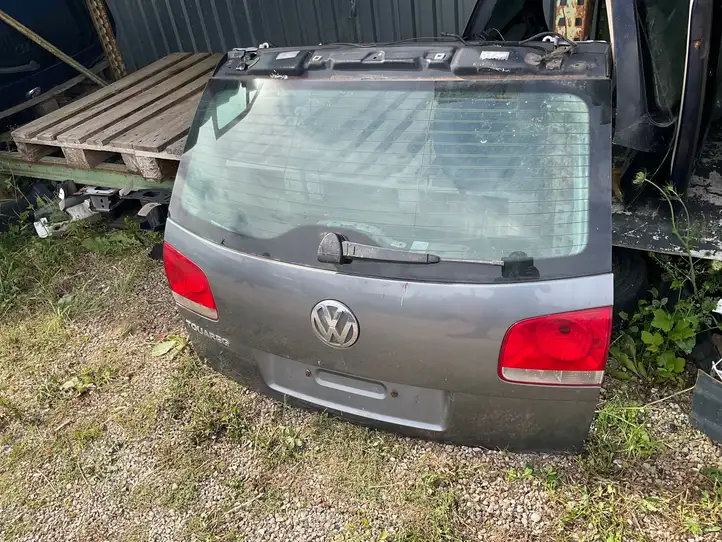 Volkswagen Touareg I (2002 - 2010) Крышка багажника — фото 2