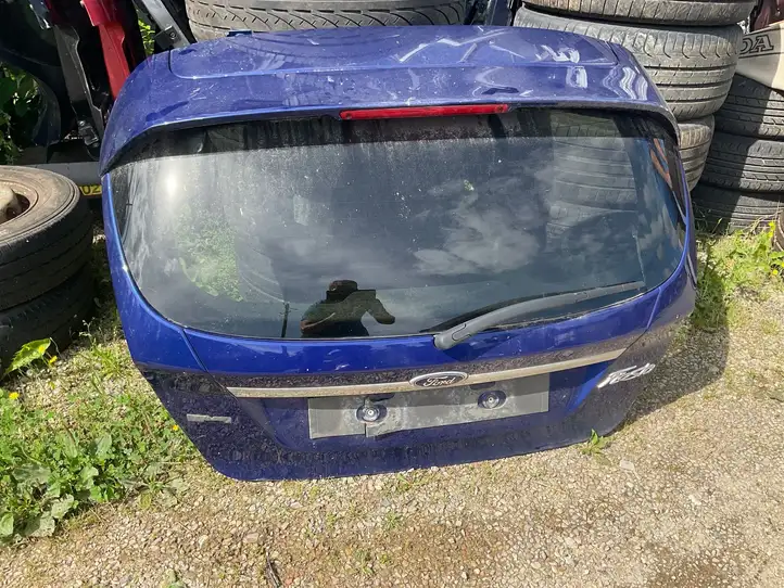 Ford Fiesta (2013 - 2017) Крышка багажника — фото 1