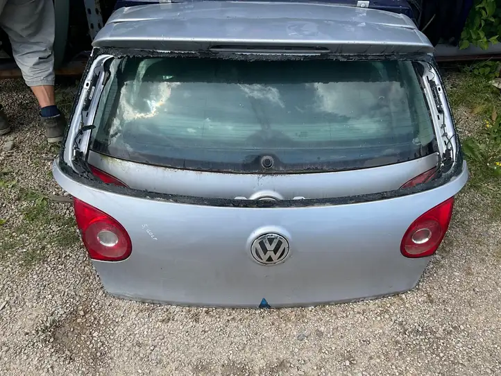 Volkswagen Golf V (2003 - 2009) Крышка багажника — фото 1