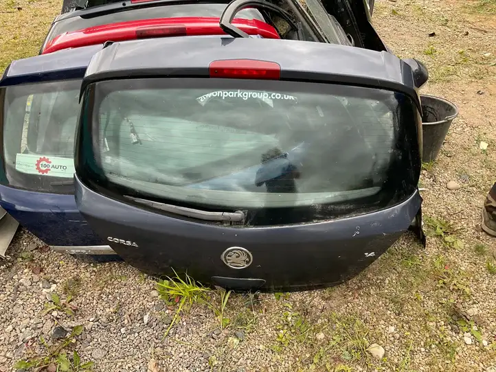 Opel Corsa D (2006 - 2010) Крышка багажника — фото 1