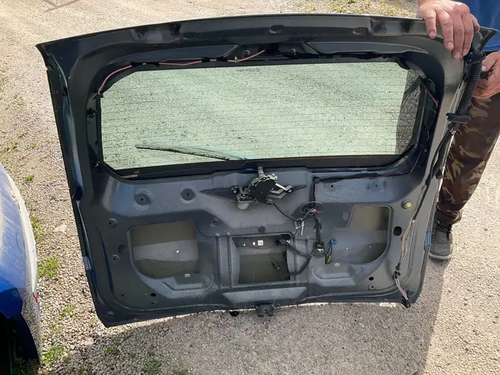 Citroen C4 I Picasso (2006 - 2013) Крышка багажника — фото 3