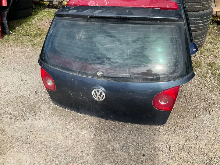 Volkswagen Golf V (2003 - 2009) Крышка багажника — фото 2