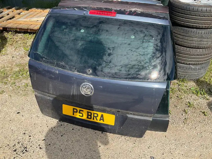 Opel Zafira B (2006 - 2008) Крышка багажника — фото 2